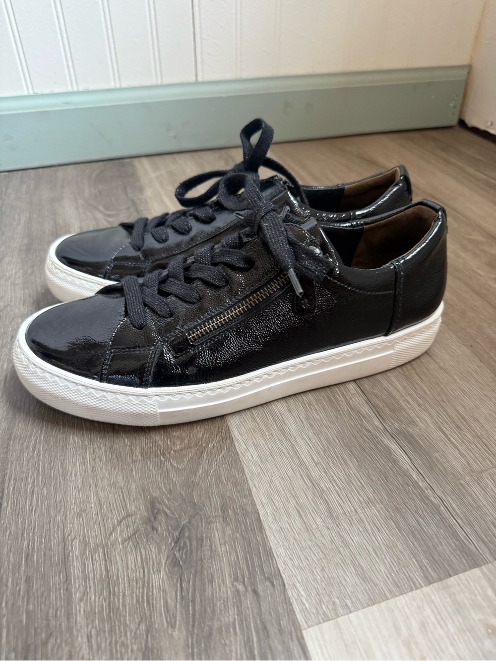 Paul Green Toby Black Patent Leather Sneaker Size 9.5